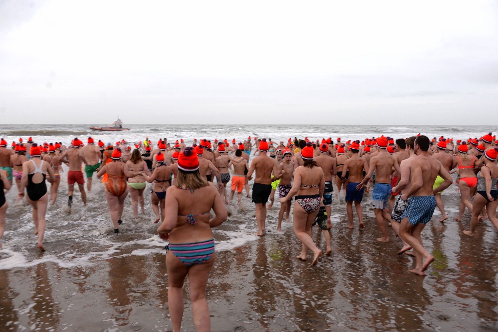 ../Images/Nieuwjaarsduik Nederzandt 2018 049.jpg